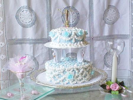 PIECE-MONTEE 2 ETAGES